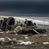 «Aș fi vrut să nu fiu în viață»: Singurul supraviețuitor al catastrofei Air India a purtat sicriul fratelui