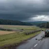 Accident grav cu tractor pe şoseaua B41 din Germania: Un şofer rănit, drum blocat