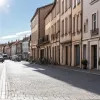 Ghinion teribil în Cehia: O remorcă desprinsă dintr-o mașină a lovit un pieton pe o stradă goală – VIDEO