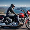 Călătorie periculoasă în Australia: Motociclistă prinsă cu un câine legat de piept
