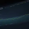 Indicele DAX scade din nou: Vindeți acțiunile sau le păstrați? Experții avertizează asupra riscurilor pieței