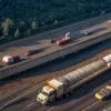 Accident grav pe autostrada A2 în Germania: O cisternă a scurs tone de ulei, traficul este blocat