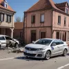 Accident grav în Delmenhorst, Germania: O mașină a intrat într-un perete de casă, trei răniți