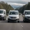 Depășire periculoasă în Germania: șoferul unui Mercedes Sprinter a evitat la limită un accident pe drumul B327