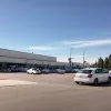 Adolescent pe BMX a lovit o mașină în parcarea unui supermarket din Uslar și a fugit de la locul accidentului