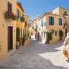 Fostul ministru austriac Karl-Heinz Grasser, surprins la shopping în Capri înainte de a merge la închisoare