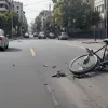 Ciclist (17 ani) grav rănit la Ilmenau după coliziunea cu un pieton: frânele bicicletei au cedat