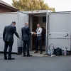 Escroci au furat 500 de euro de la un bătrân în Germania, sub pretextul unor lucrări la casă: Poliția avertizează