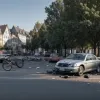 Accident în Hude, Germania: Șoferița (31) nu a văzut biciclistul (83) la viraj