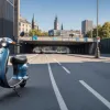 Germania: Adolescent bătut de alți doi tineri în timp ce mergea cu trotineta electrică în Velbert