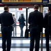 O femeie din München a încercat să-și transporte fiica adultă (18 ani) cu bilet de copil