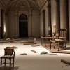 Cuplu a distrus accidental un scaun Van Gogh într-un muzeu în timp ce făcea o poză