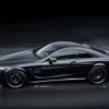 Spectaculos accident în Germania: Un Mercedes-AMG a "zburat" de pe șosea și a aterizat pe acoperișul unei parcări, trei răniți