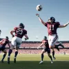Moment dureros pe teren: Un fotbalist a blocat un șut puternic direct cu fața