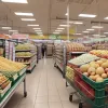 O femeie a încercat să fure din supermarket, ascunzând produse într-un cărucior de copii în Germania