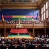 Scandal în Bundestag: Viitorul Secretar General al SPD, Klüssendorf, o critică pe Klöckner din cauza CSD și a steagului curcubeu