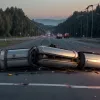 Accident grav lângă Freiburg: Șofer (28) prins sub influența drogurilor după ce s-a răsturnat pe B317