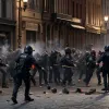 Revolte în Irlanda de Nord: Poliția, atacată cu cocktailuri Molotov pentru a doua zi consecutiv
