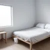 Adolescentul care trăiește într-o cabină insonorizată: Leander, 13 ani, suferă de dureri extreme cauzate de zgomot
