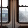Adolescenți au tras cu pistolul spre un tren regional în Germania: glonțul era să lovească un copil