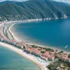Tragedie pe Riviera Italiană: Un băiat german de 6 ani a murit după ce a sărit în piscină