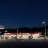 Jaf la o benzinărie din Germania: Atacatorii au amenințat angajata cu un ciocan și spray paralizant