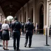 Bărbat a hărțuit femei la un eveniment în Germania: A intervenit paza, există un rănit
