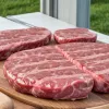 Pericol pe căldură: Cât timp poți lăsa carnea și alte alimente afară? Sfaturi pentru siguranța alimentară vara