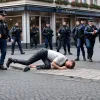 Stuttgart: Un bărbat care a furat pantofi a amenințat angajații magazinului cu un ciob de farfurie