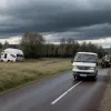 Accident grav în Germania: Șofer de furgonetă a intrat pe contrasens și a rănit grav un motociclist