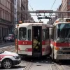 Accident grav în Chemnitz: Șoferul unei firme de livrări, prins în mașină după coliziunea cu un tramvai