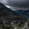 Evacuare de urgență în Alpii Elvețieni din cauza riscului major de prăbușire a muntelui