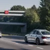 Agresiune în trafic în Germania: Trei bărbați dintr-un Audi au bătut un șofer de Mercedes după un incident pe A5
