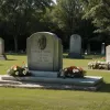 10 ani de la moartea lui "Winnetou": Văduva lui Pierre Brice, moment emoționant la mormânt alături de fani