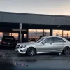 Accident spectaculos în Nürnberg: Tânăr șofer a intrat cu mașina într-o benzinărie, având droguri și conducând fără permis