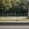 Crimă șocantă în Berlin: Un bărbat de 28 de ani, înjunghiat mortal într-un parc plin de oameni, agresorul e căutat de poliție