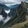 Cascada de Nori din China: Un Fenomen Natural Spectaculos pe Muntele Jinfoshan