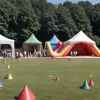 Accident teribil la o petrecere școlară: Castelul gonflabil s-a ridicat în aer, copii răniți
