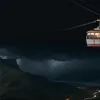Incident dramatic în Austria: 19 persoane și un câine, blocați în telecabină la 80 de metri înălțime din cauza unei furtuni