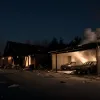 Incendiu puternic în Schwerin, Germania: Două mașini au ars complet într-un garaj, alte trei avariate. Poliția investighează o posibilă incendiere