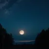 Luna Căpșunilor pe 11 iunie: Spectacolul ceresc unic pe care nu trebuie să-l ratați