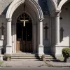 O Biserică din Trappenkamp, Germania, Vandalizată și Incendiată – Poliția Investigează Legătura cu Steagul Curcubeu