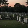 17 morminte distruse de vandali într-un cimitir din Germania: Poliția investighează profanarea