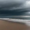 Vacanțe de vară în Germania: Turiștii sfidează ploaia și vântul, bucurându-se de plaje și peisaje