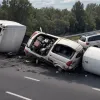 Accident terifiant în Oklahoma: Un autoturism a intrat cu viteză sub un TIR pe autostradă