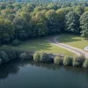 Reținere în Freiburg: Bărbat suspectat de hărțuirea tinerilor la Lacul Flückigersee