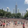 Jocul Calamarului" în viața reală: O coardă gigant a adunat mulțimi în Bangkok