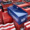 Afaceri din putere: Donald Trump vinde milioane în produse sub nume propriu. Este legal?