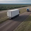 Trafic de Persoane în Texas: Imigranți Ilegali Găsiți Ascunși În Fân Într-un Camion