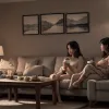 Momente stânjenitoare la seara de film în familie? Cum să discuți scenele intime cu copiii